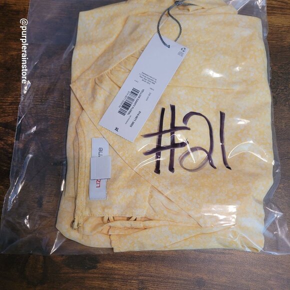 Liz Claiborne Chiffon Dainty Floral Top XL Yellow White Keyhole Button Back NWT - Picture 10 of 10
